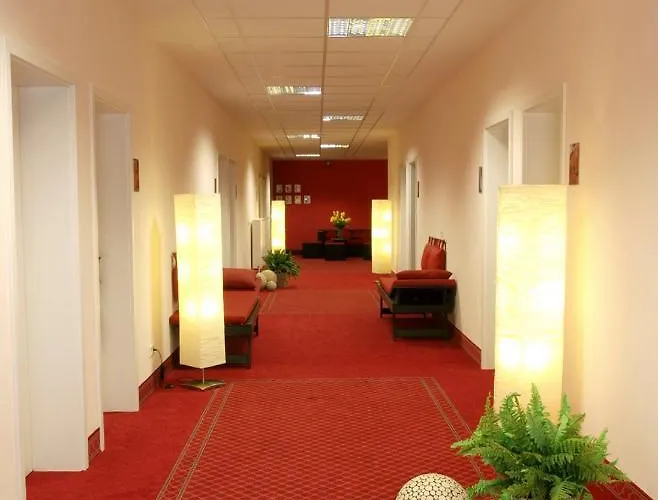 Catherine House Отель Zierenberg