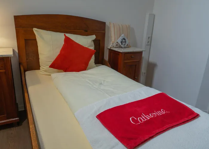 Catherine House Отель Zierenberg